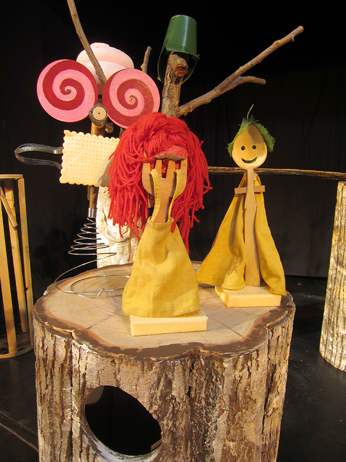 Hansel și Gretel, storytelling și teatru de obiecte