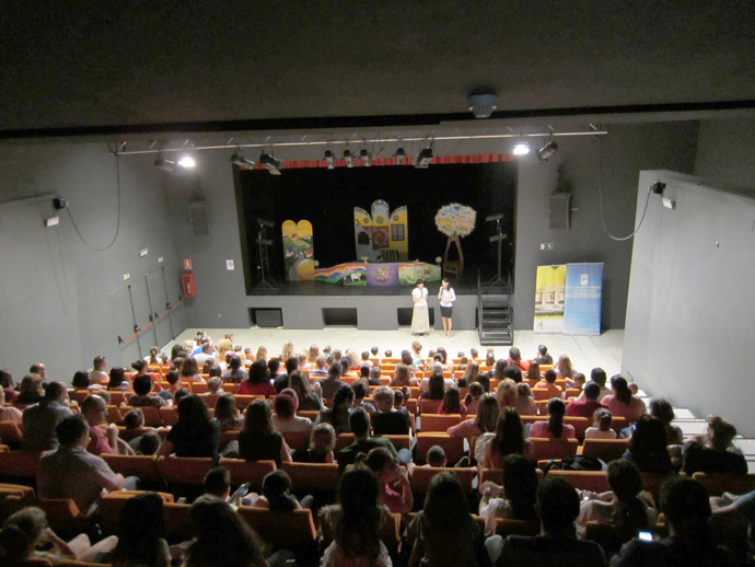 Peste 500 de spectatori la Malaga, la Caja Blanca