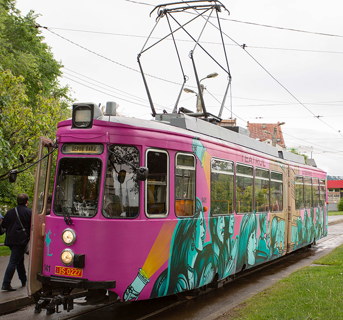 TRAMVAIUL GÂNDURILOR (spectacol de teatru în Tramvaiul Teatrul Luceafărul 75 de ani)