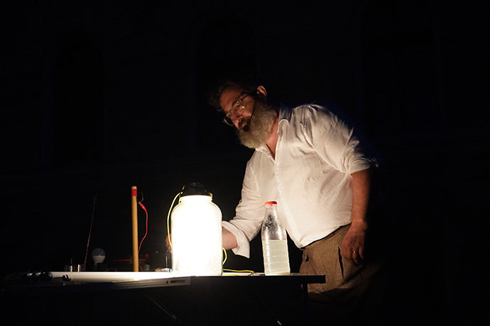 Atelierul electricității statice cu Profu' Zăpăcit